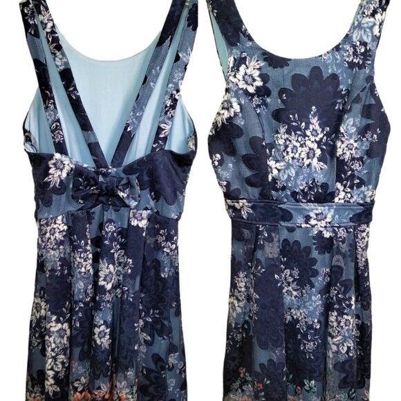 (743)Trixxi Blue Floral Cut Out Back with Bow Mini Dress Size Small Jr - Picture 1 of 10